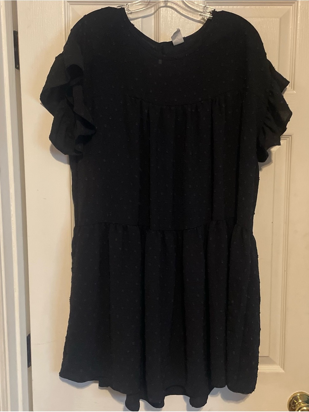 Classic Black Ruffle Sleeve Dress Women's size large with design